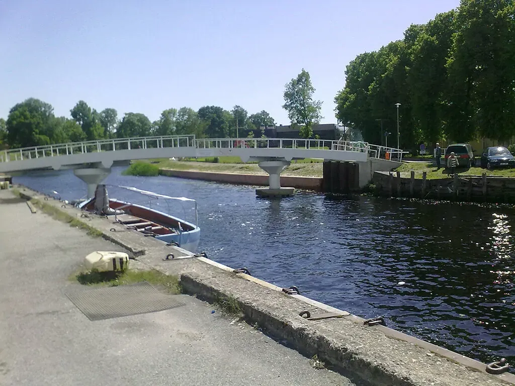 Pärnu Vallikraavi sild